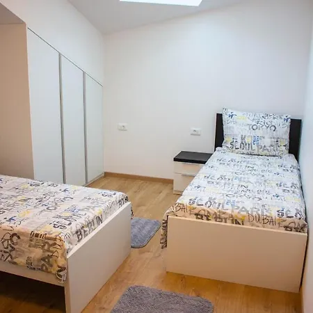 James Apartment